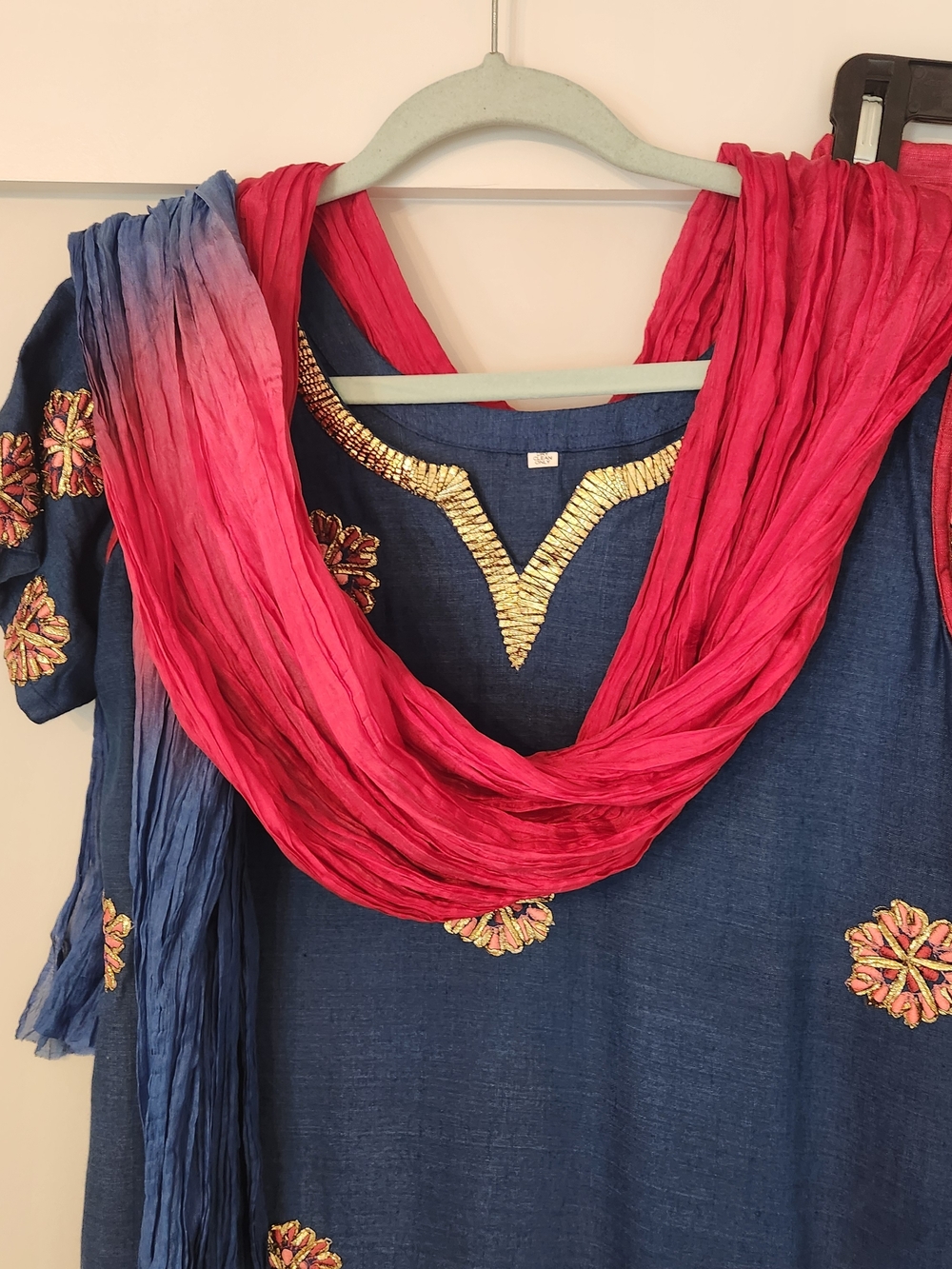 Women Indian Salwar Kameez Set - Navy Blue & Pink Embroidered - Picture 2 of 16